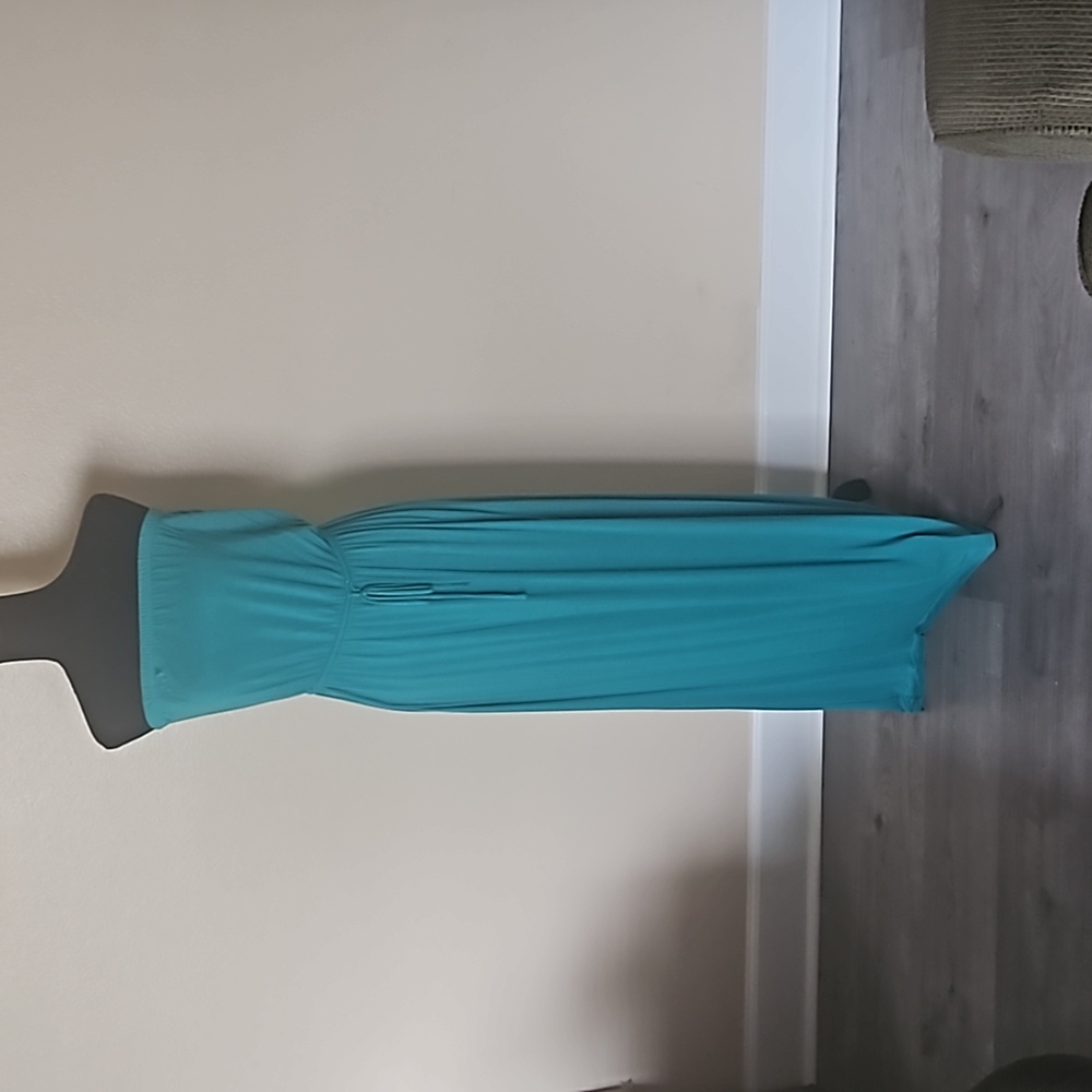 Dresses (Total= 6)